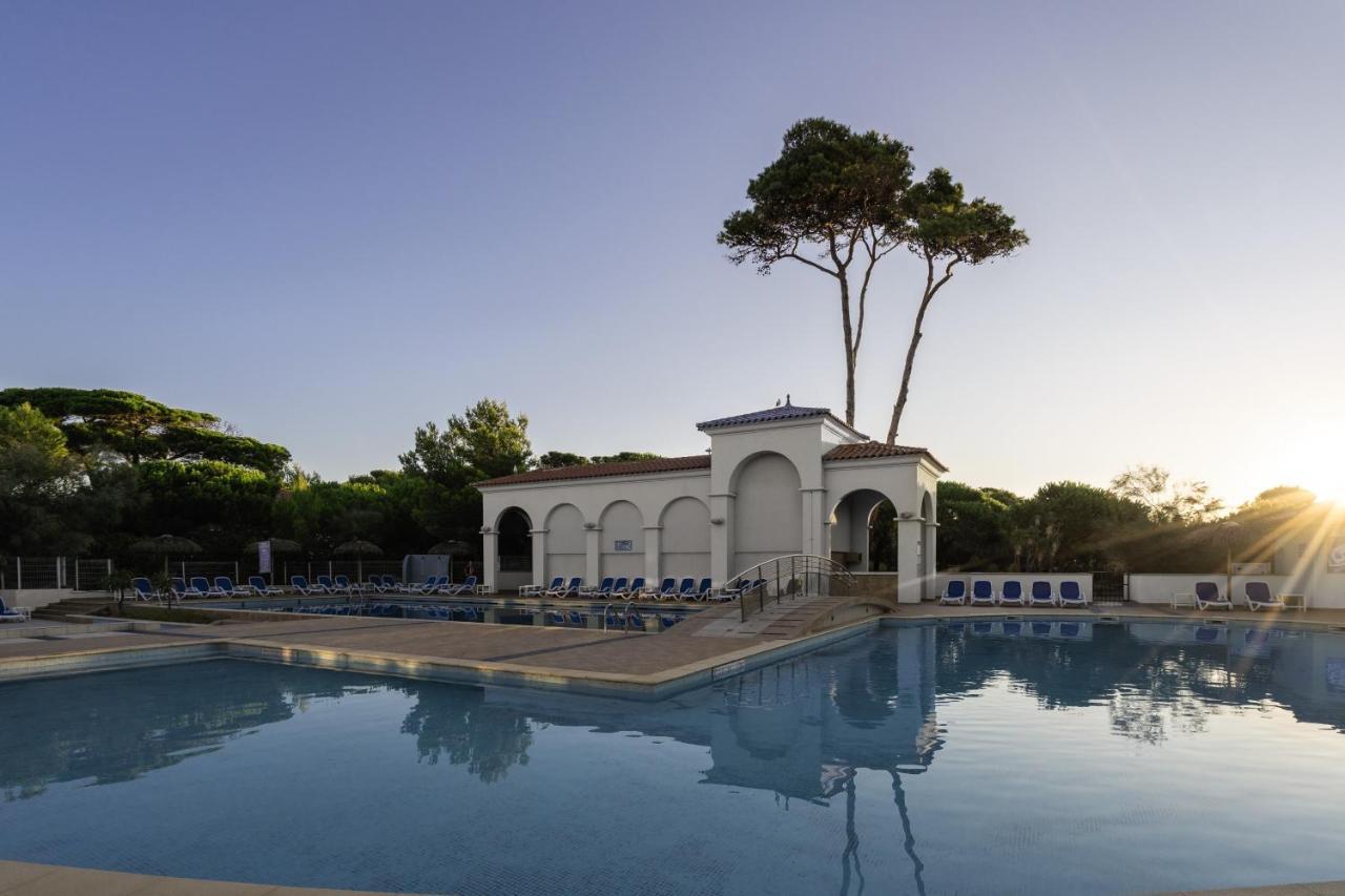 Belambra Clubs Presqu'Ile De Giens - Riviera Beach Club Hyères Exteriör bild